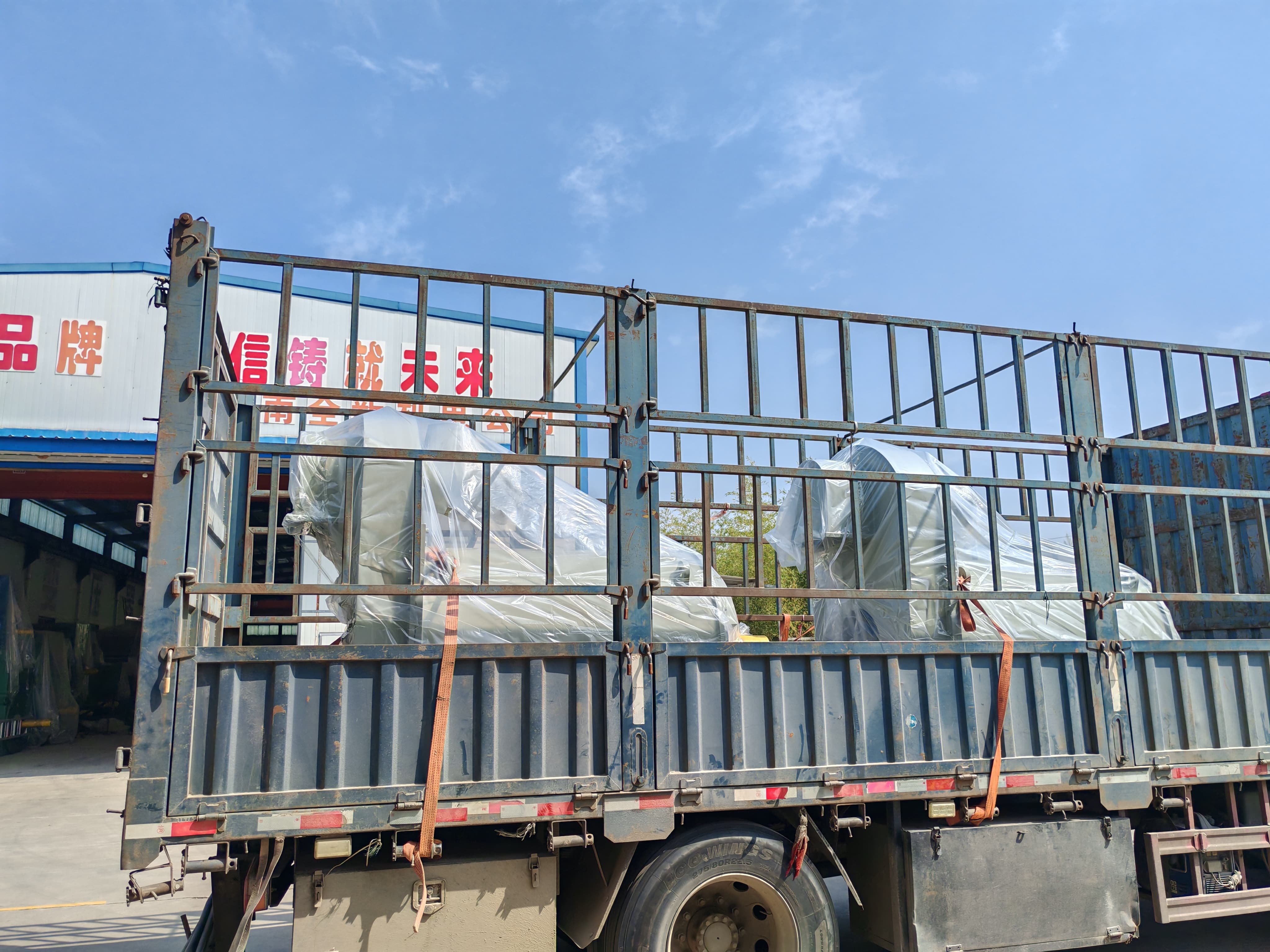 兩台正壓防爆電機（jī）發貨