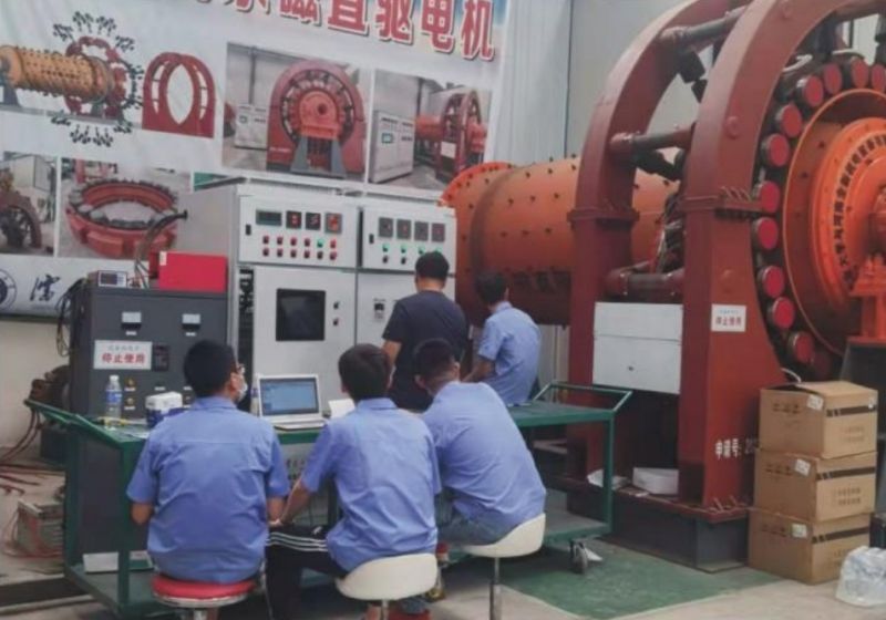 沈陽工業大學研究團隊對永磁（cí）直驅球磨機進行調試（shì）